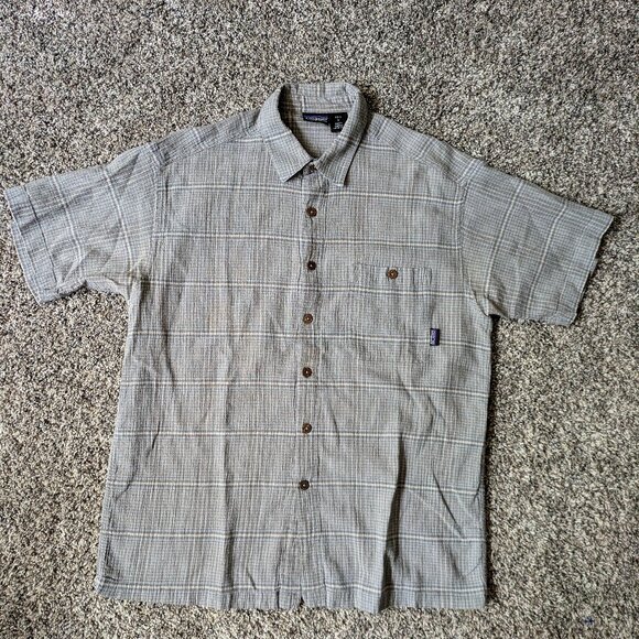Patagonia Light Weight Button Down Short Sleeve (M) - Picture 1 of 3